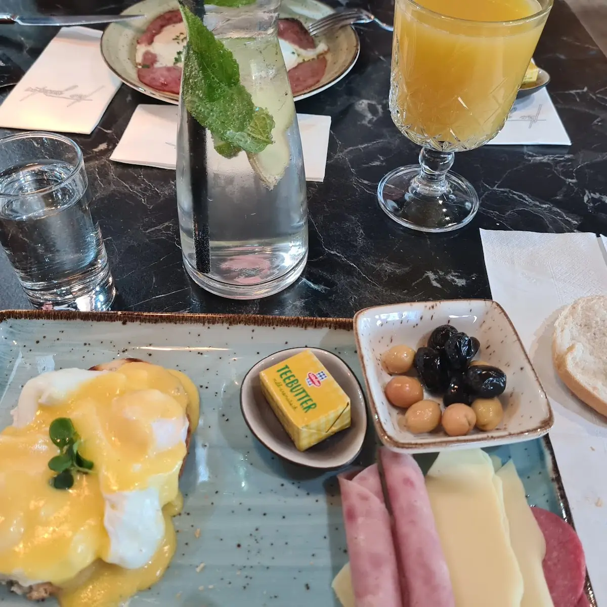 Poschiertes Ei Schinken Und Käse
