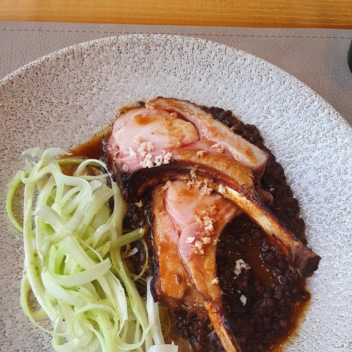 Spanferkelrücken Mit Stangensellerie