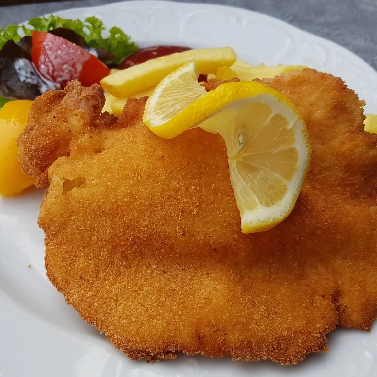Cordon Bleu Mit Pommes Frites