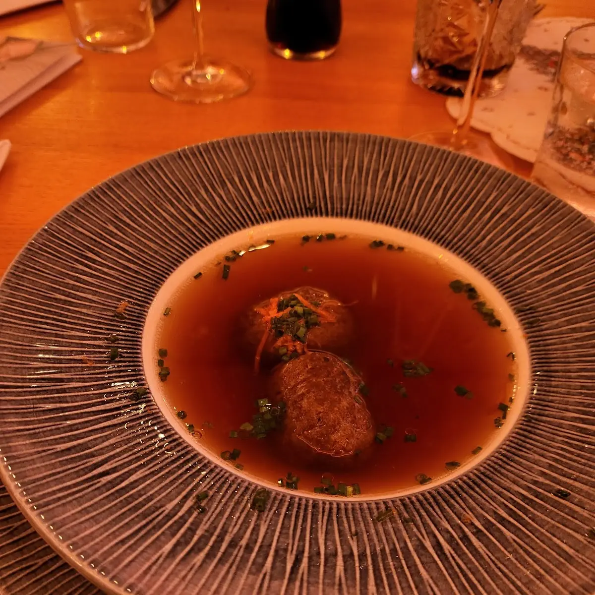 Fleischsuppe Mit Leberknödel