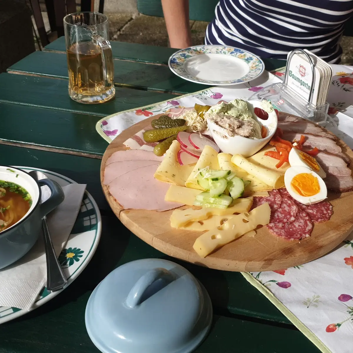 Brotzeitplatte Für Zwei Und Fridattensuppe