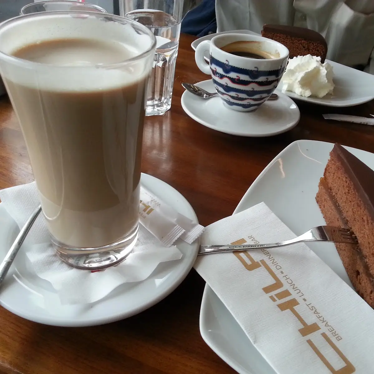Haselnuss Latte Macciato