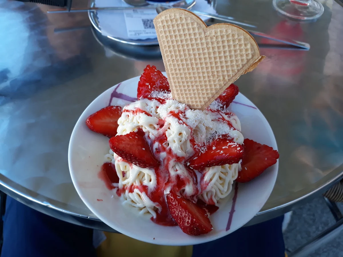 Spaghetti Erdbeer Eis