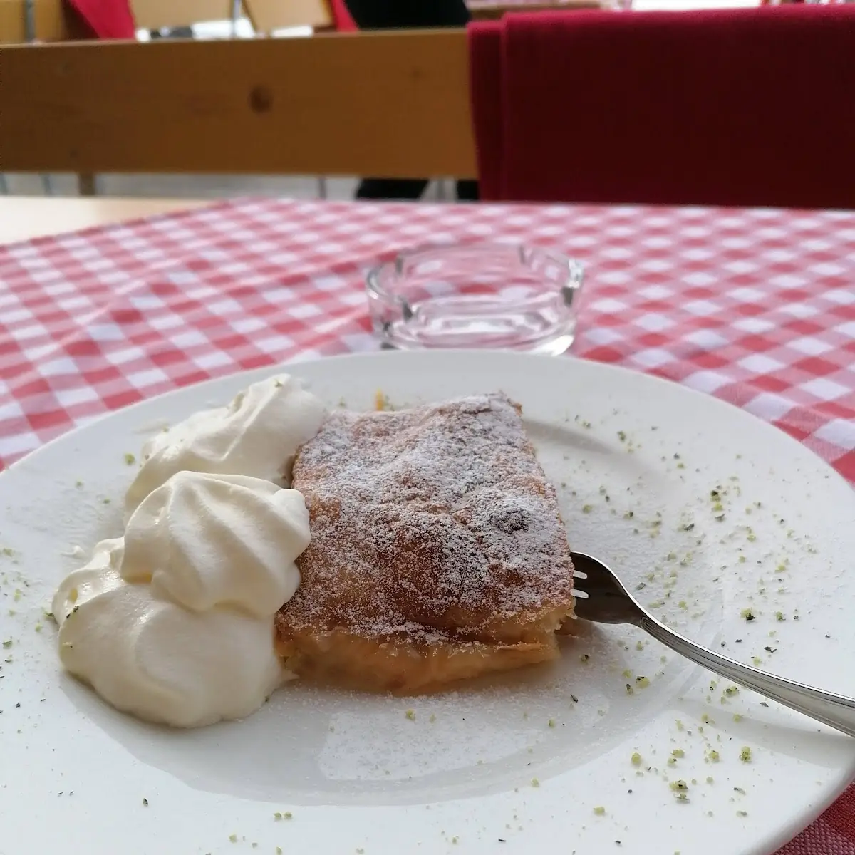 Apfelstrudel Mit Vanillesauce