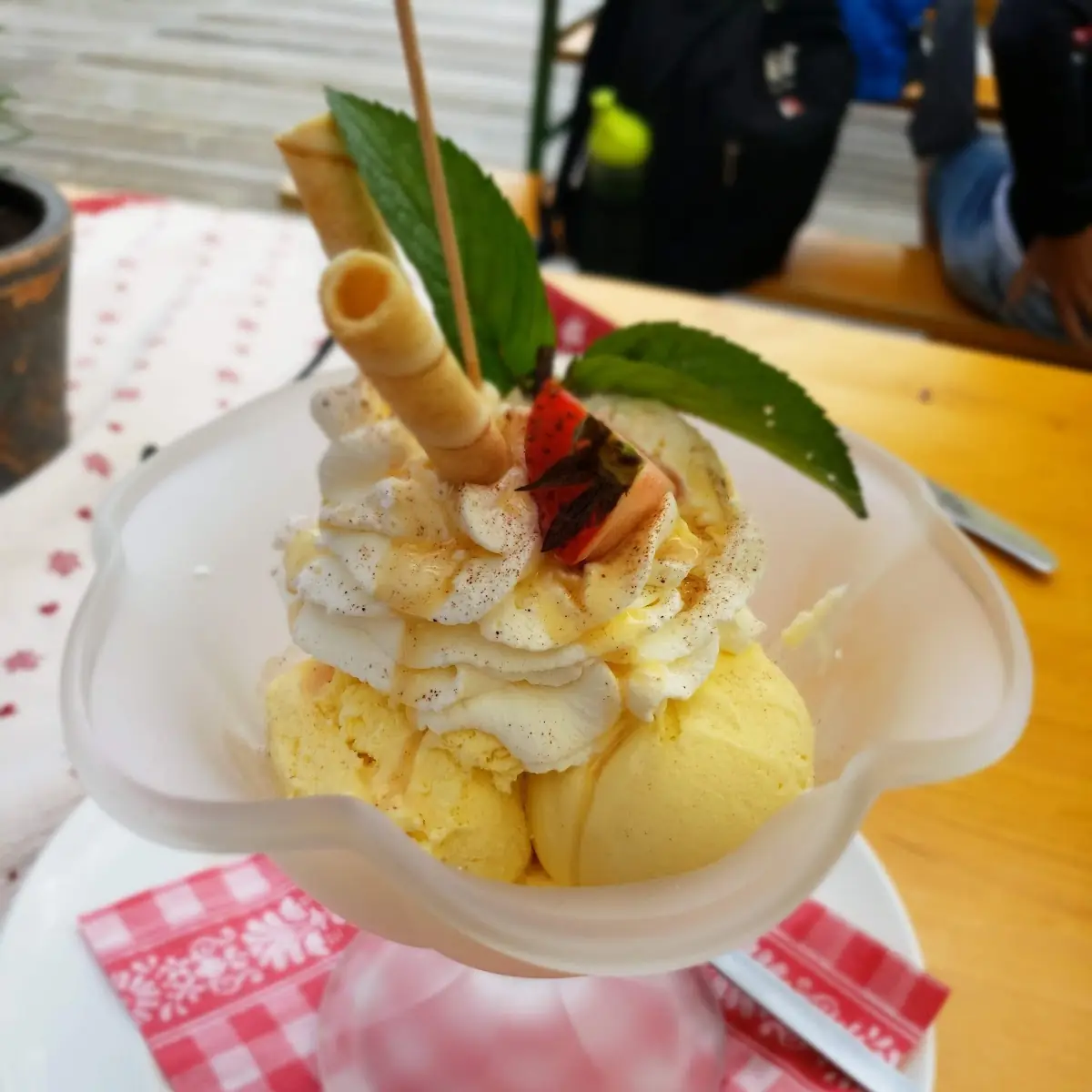 Eis Mit Eierliqor