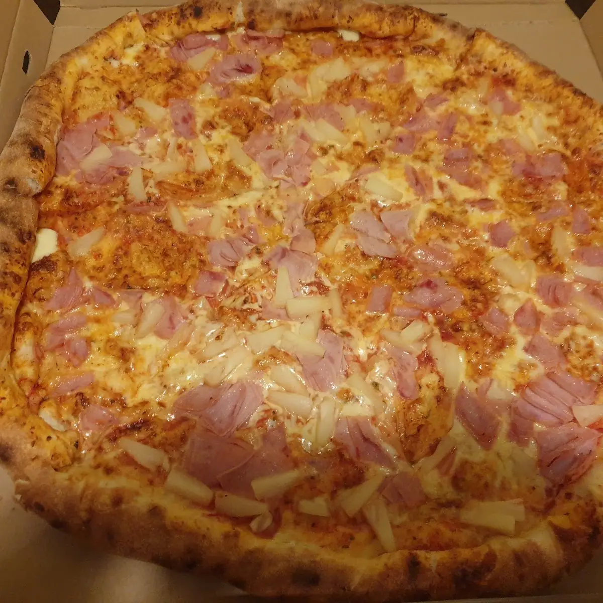 FA Pizza Hawai