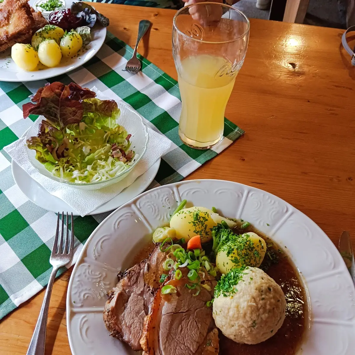 Schweinebraten Mit Knödel