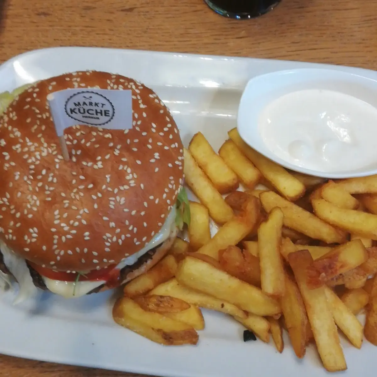Burger Mit Pommes Frites