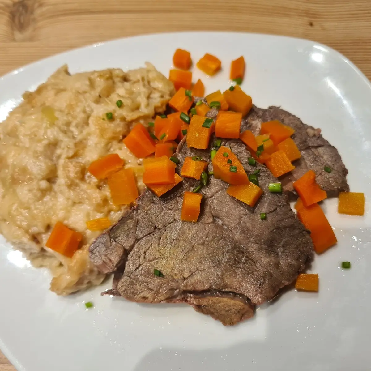 Gekochtes Rindfleisch Mit Semmelkren