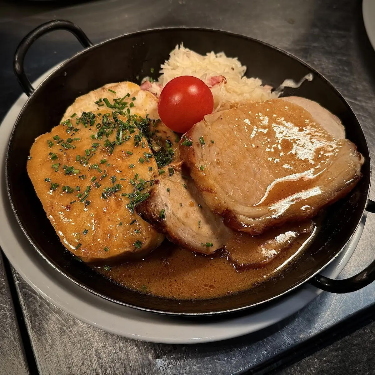 Schweinsbraten Mit Kraut
