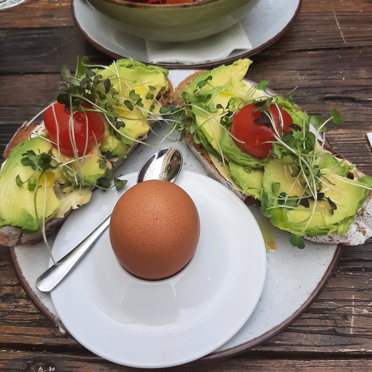 Avocadobrot Mit Weichem Ei