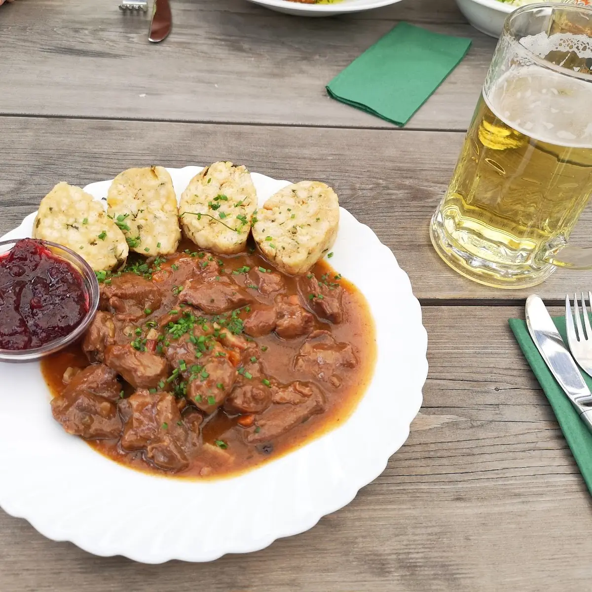 Hirschragout Mit Semmelknödel