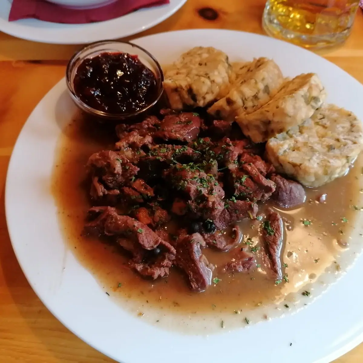 Kančí Ragú S Houskovým Knedlíkem