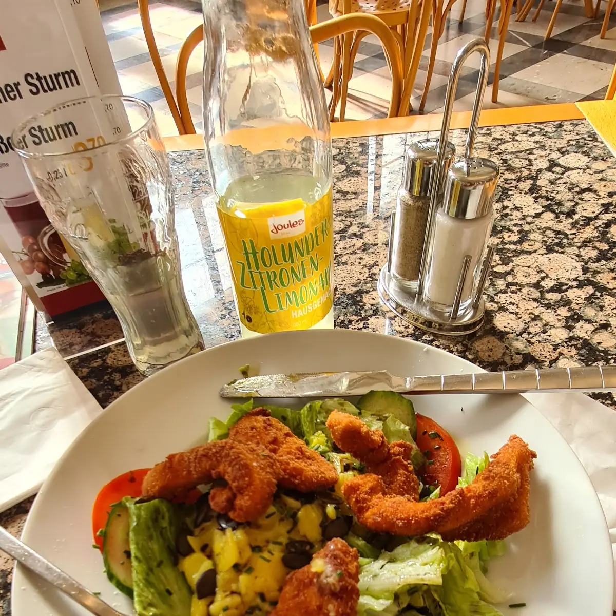 Steirischer Backhendlsalat