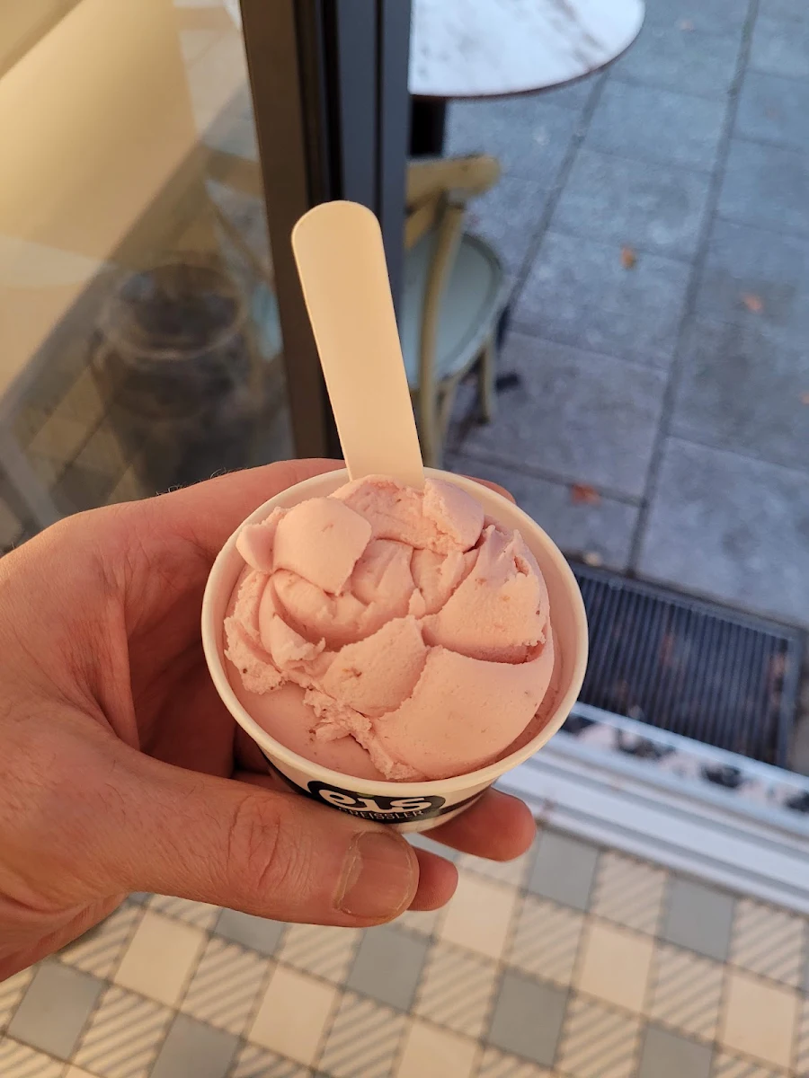 Strawberry Buttermilk