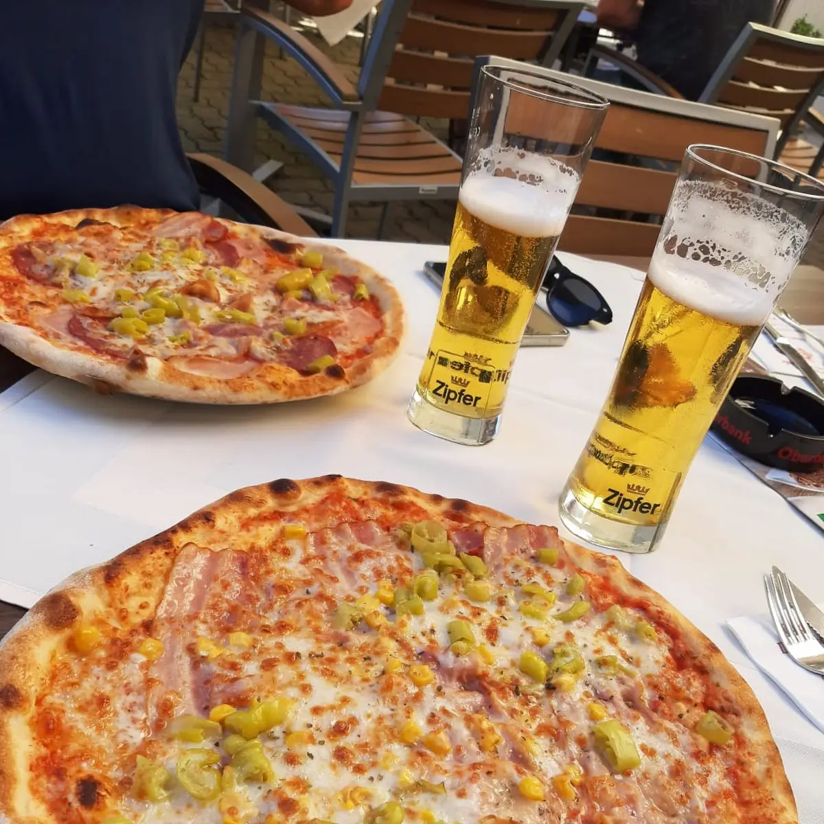 Pizza Mit Rucola Und Schinken