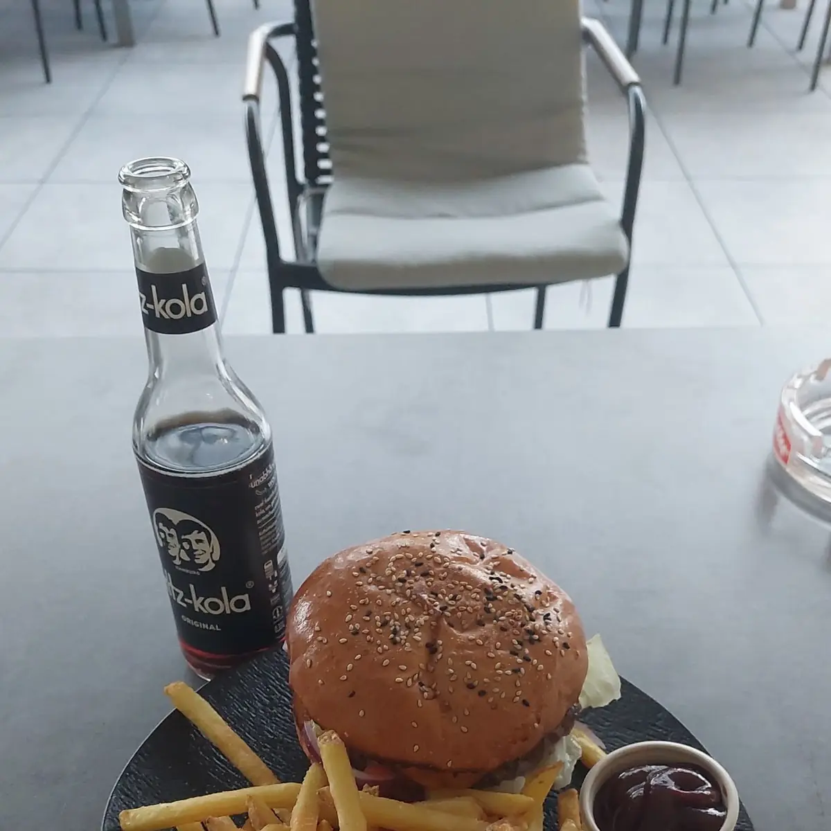 Chees Burger Mit Superchrunch Pommes