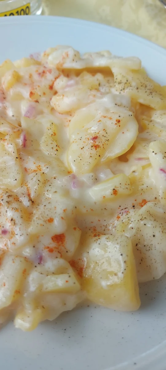 Mayonnaise Erdäpfelsalat