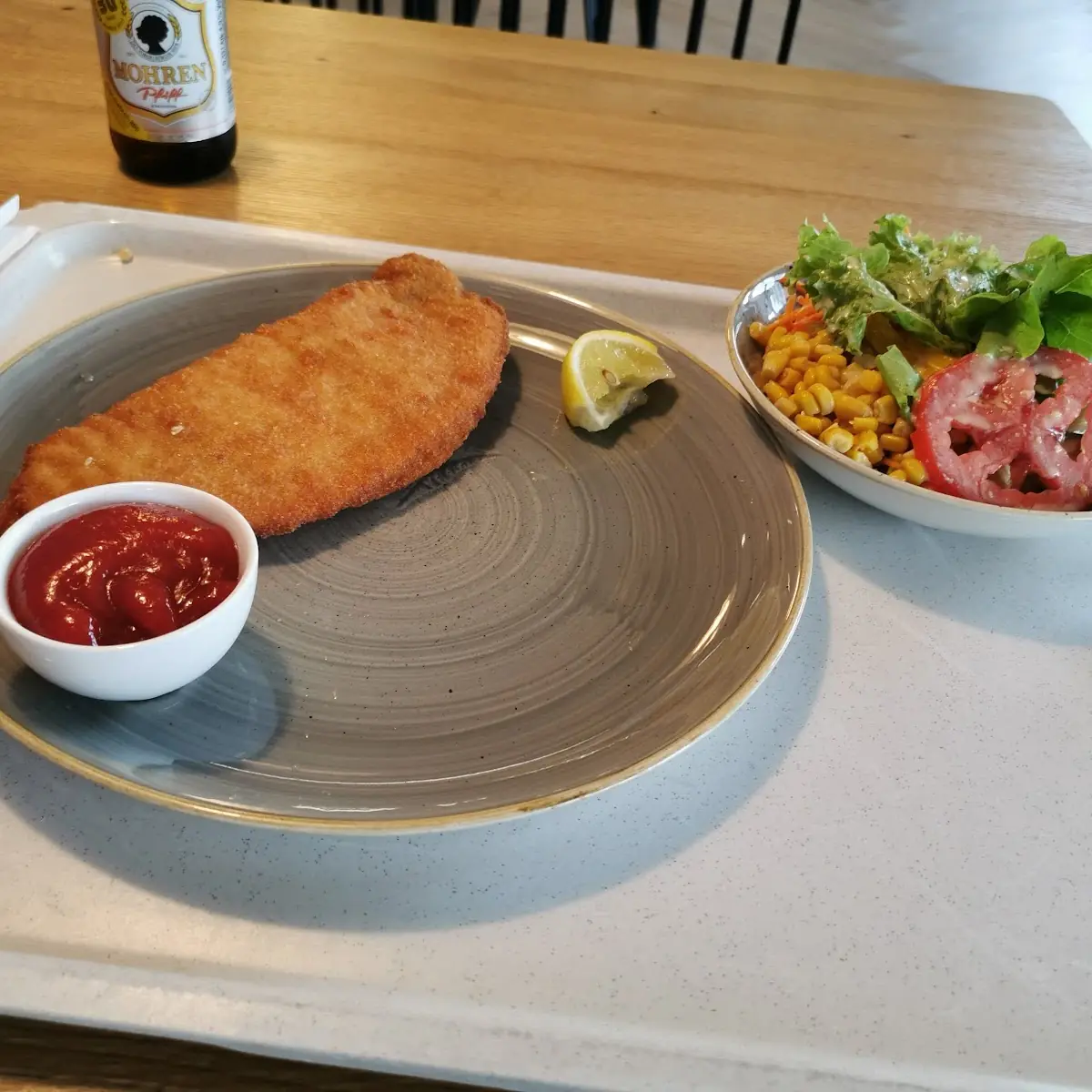 Cordon Bleu Vom Schwein Mit Salat, Schnitzel-Bär Hohenems