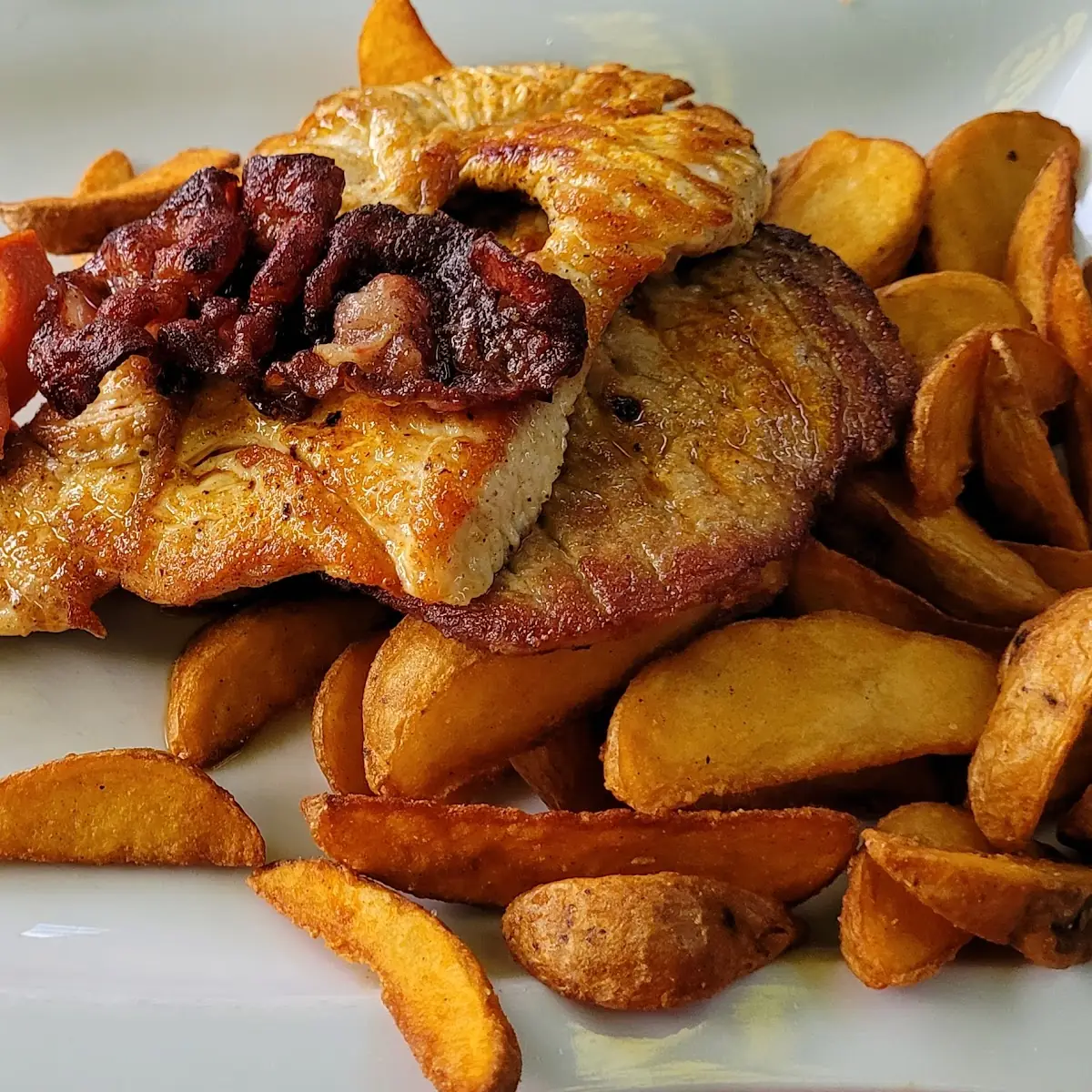 Grillplatte Mit Wedges, Schnitzel-Bär Hohenems