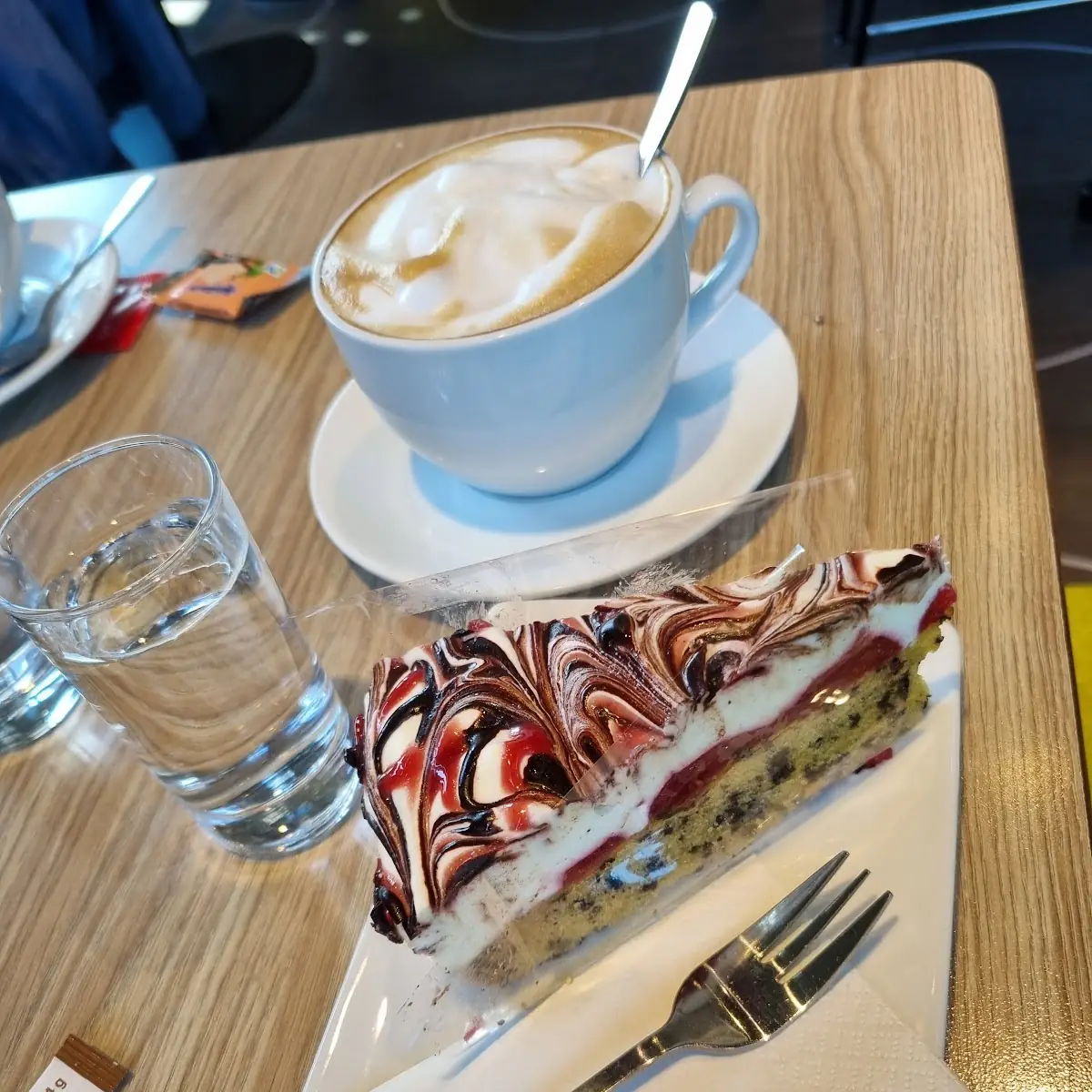 Cappuccino Met Perzik Gebak