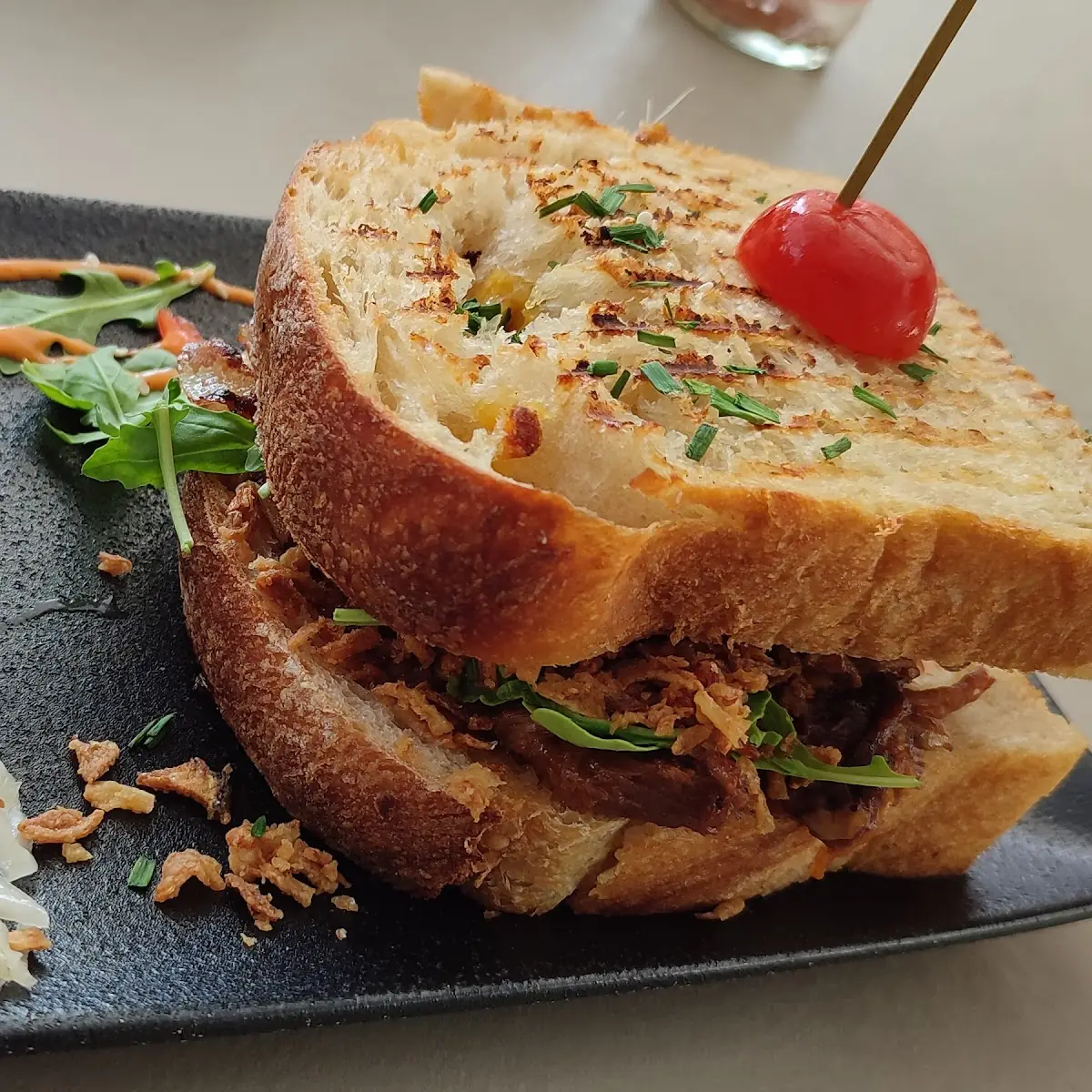 Toast Mit Pulled Pork