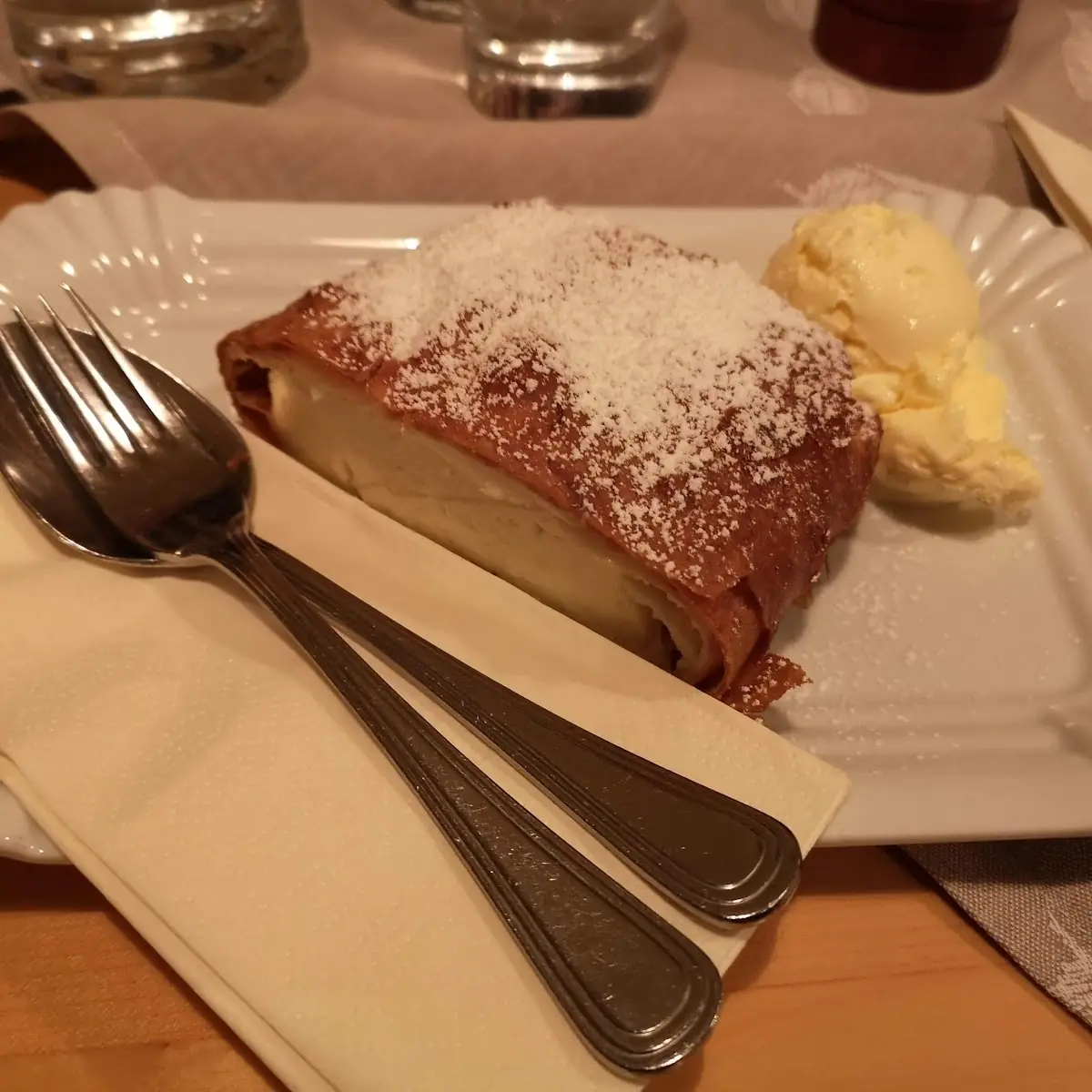 Topfenstrudel