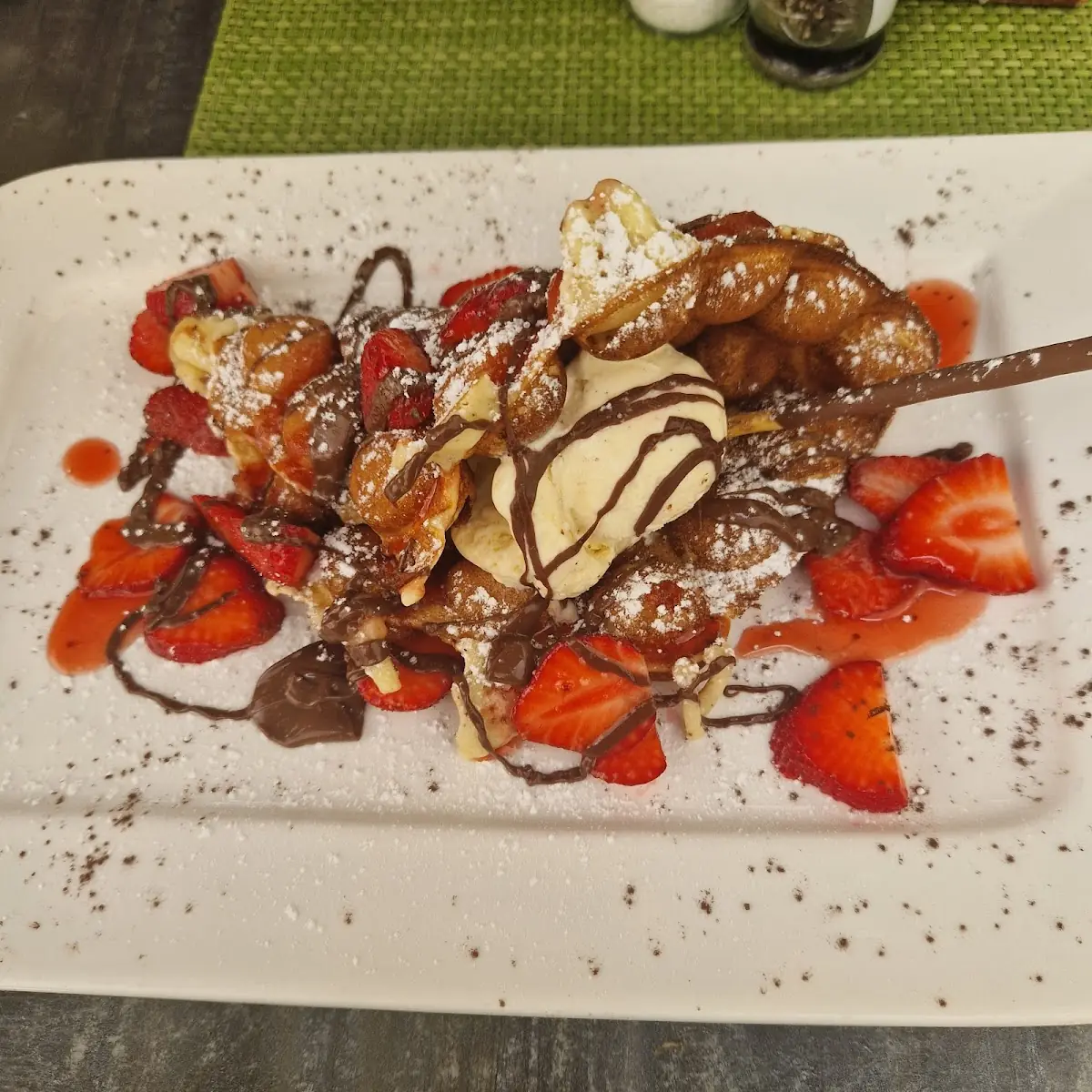 Waffeln Mit Nutella Und Erdbeeren