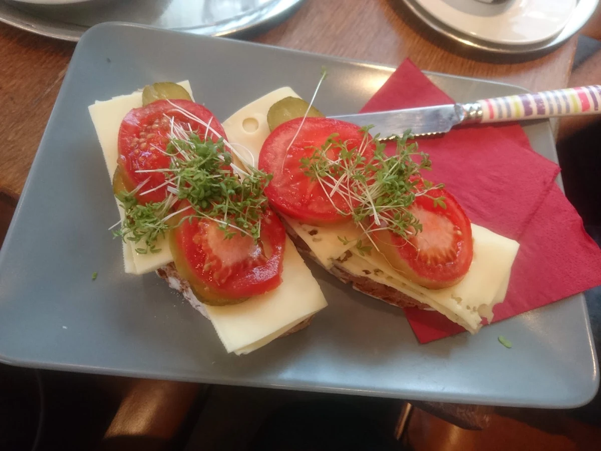 Brot Mit Käse Und Tomaten