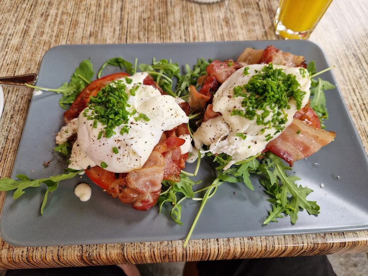 Eggs Benedict
