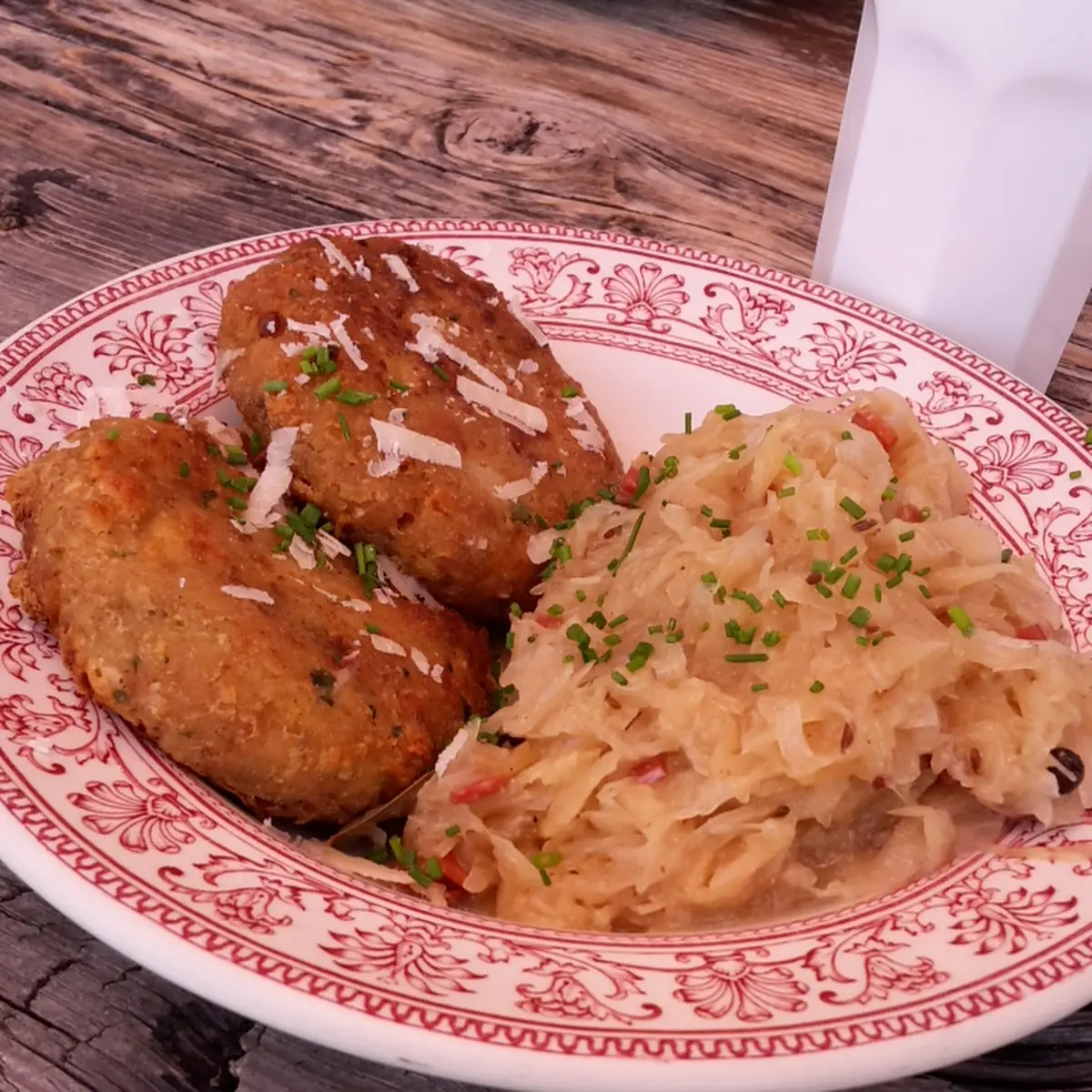 Kaspressknödel Mit Sauerkraut