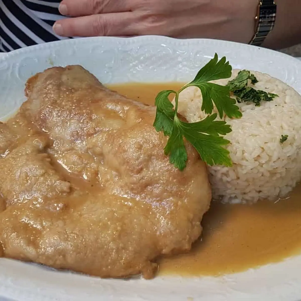 Kalbsnaturschnitzel Mit Butterreis