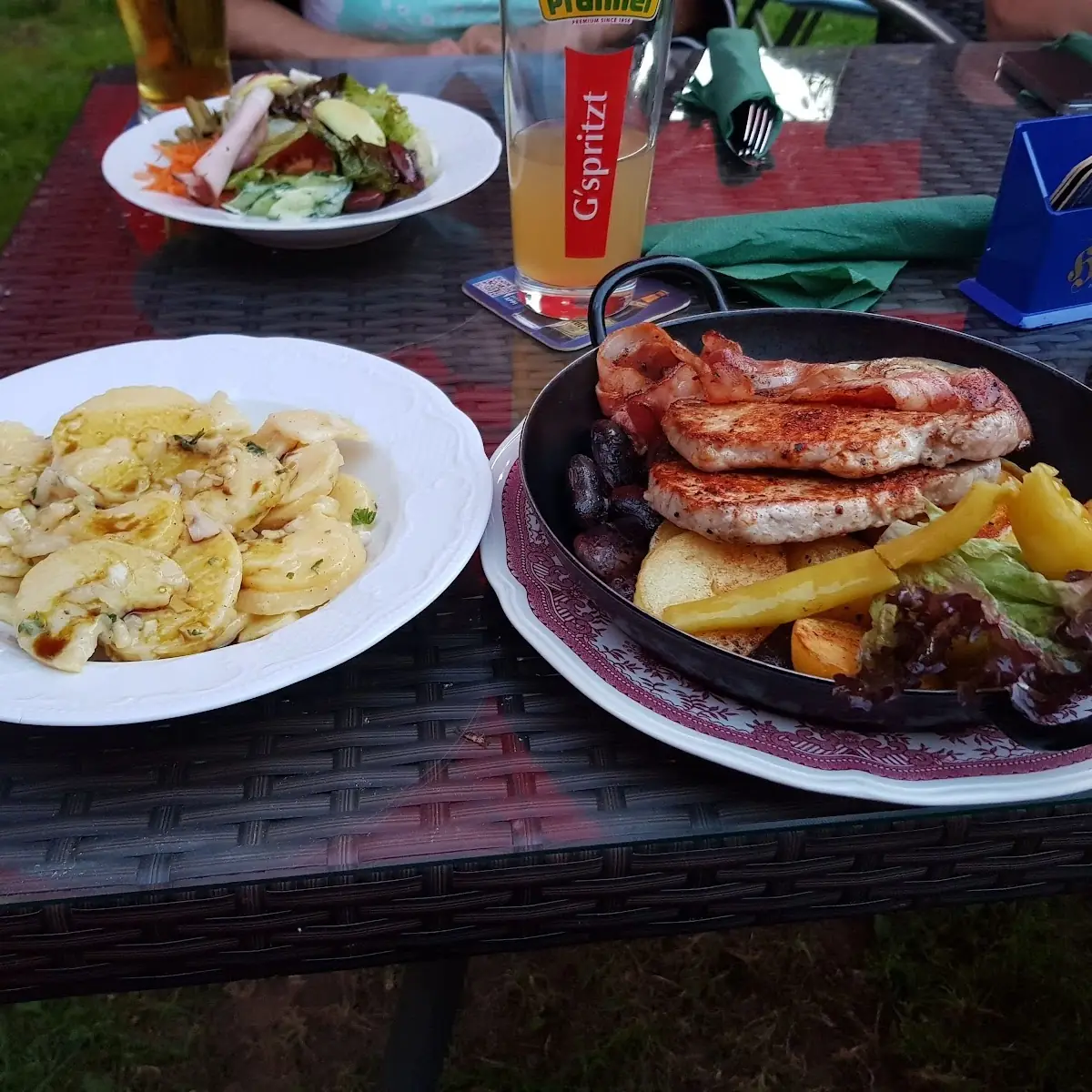 Grilltelleralt Graz Und Kartoffelsalat
