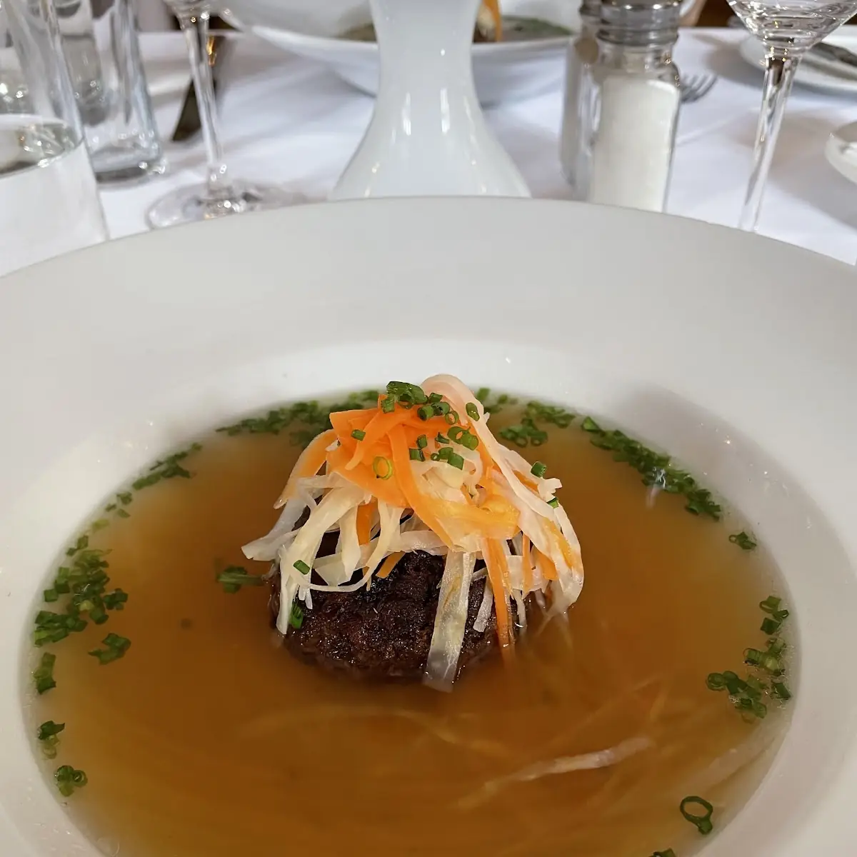 Leberknödelsuppe