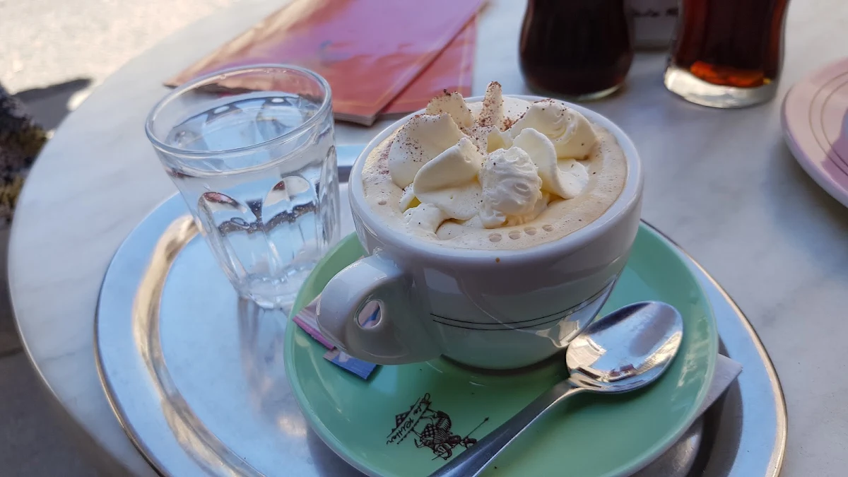 Cappuccino Mit Schlagobers