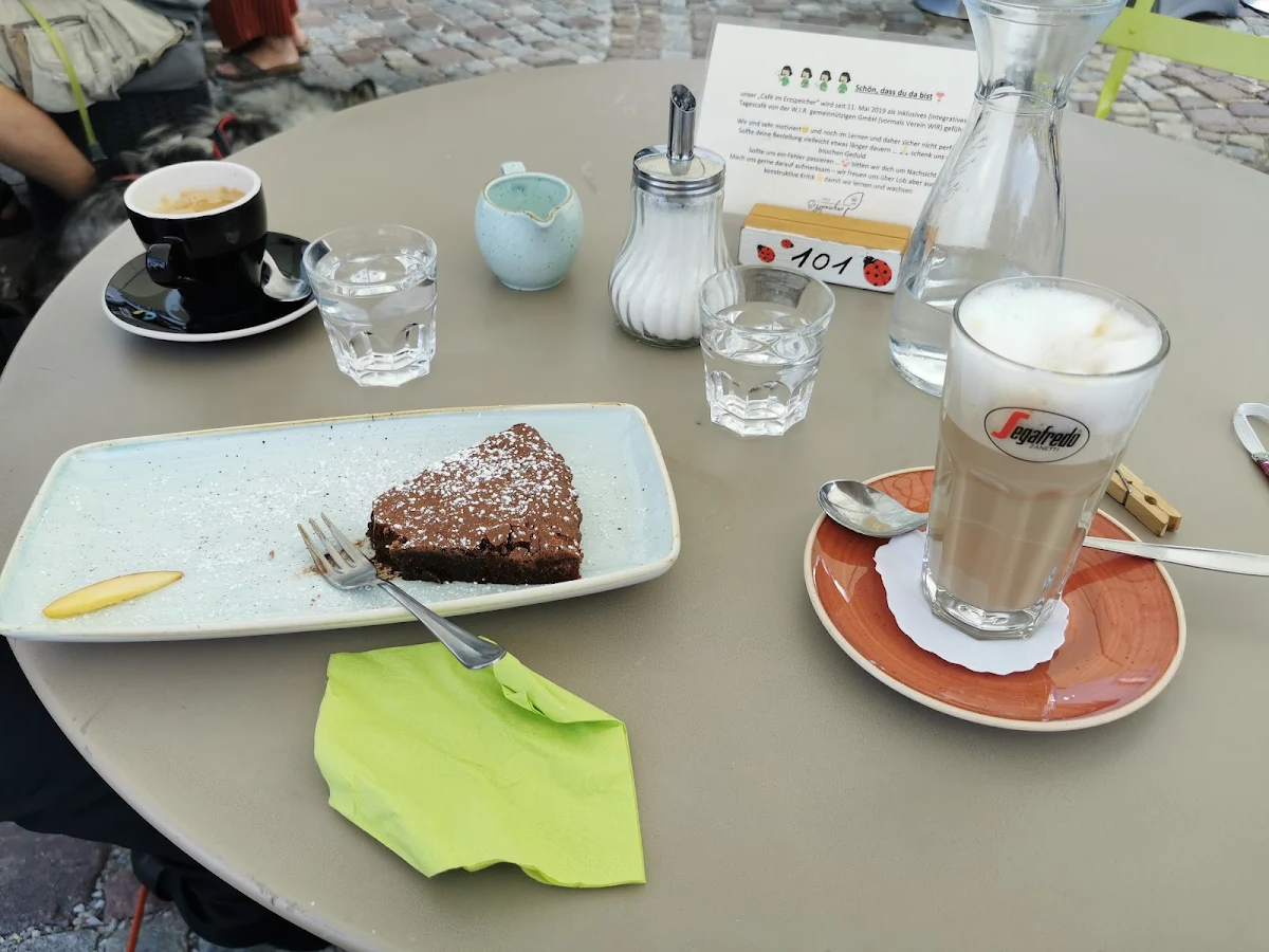 Schokotart Verlängerter Und Latte Macchiato