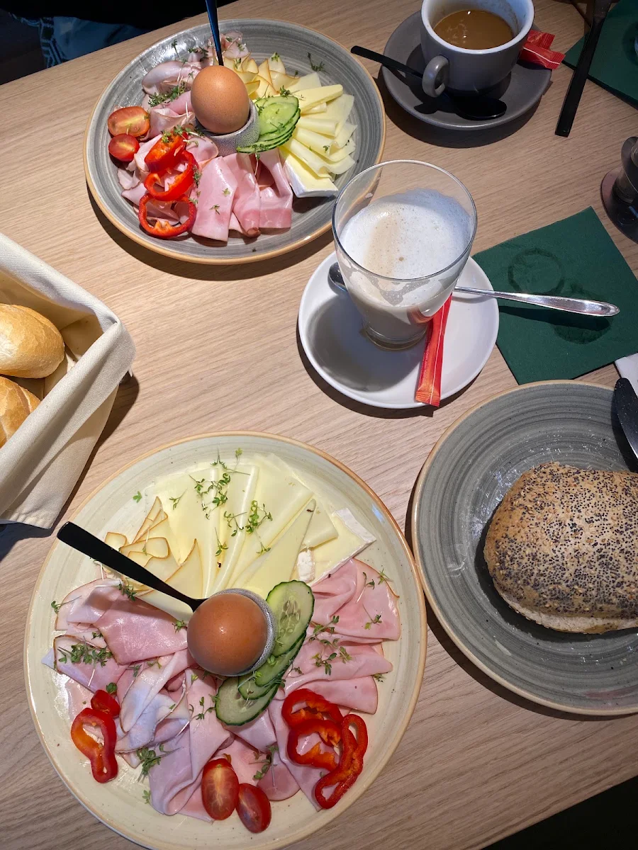 Y9 Frühstück