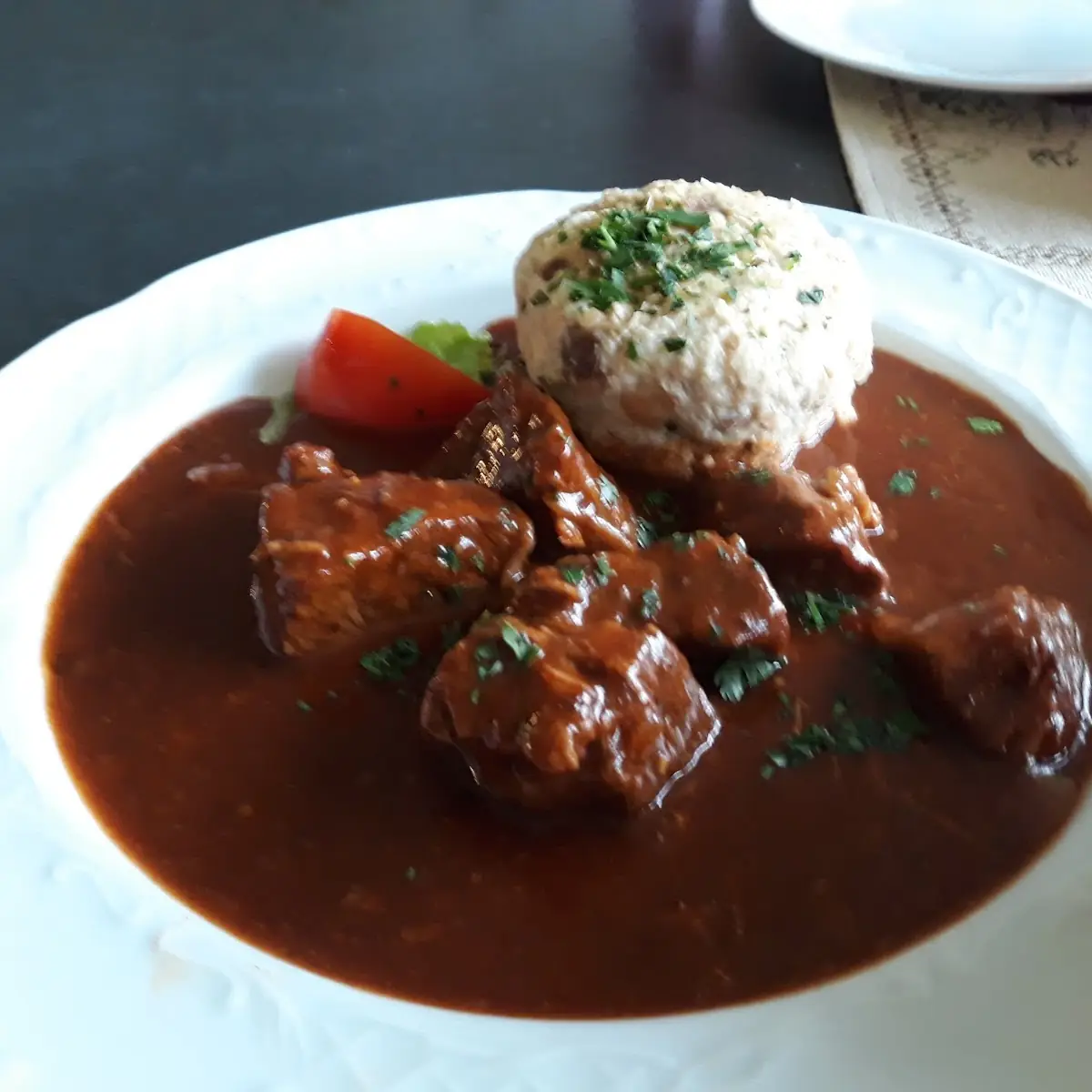 Gulasch Mit Semmelknödel