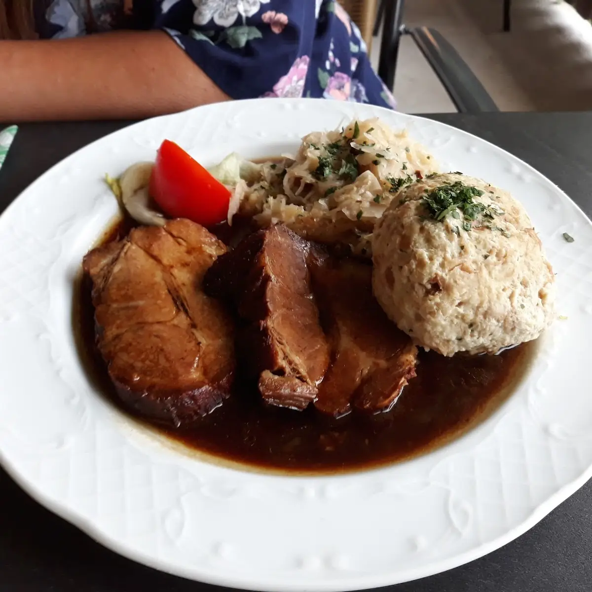 Schweinebraten Mit Semmelknödel