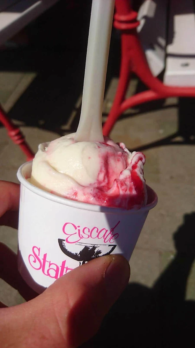 Amarena- Kirsch- Eisbecher