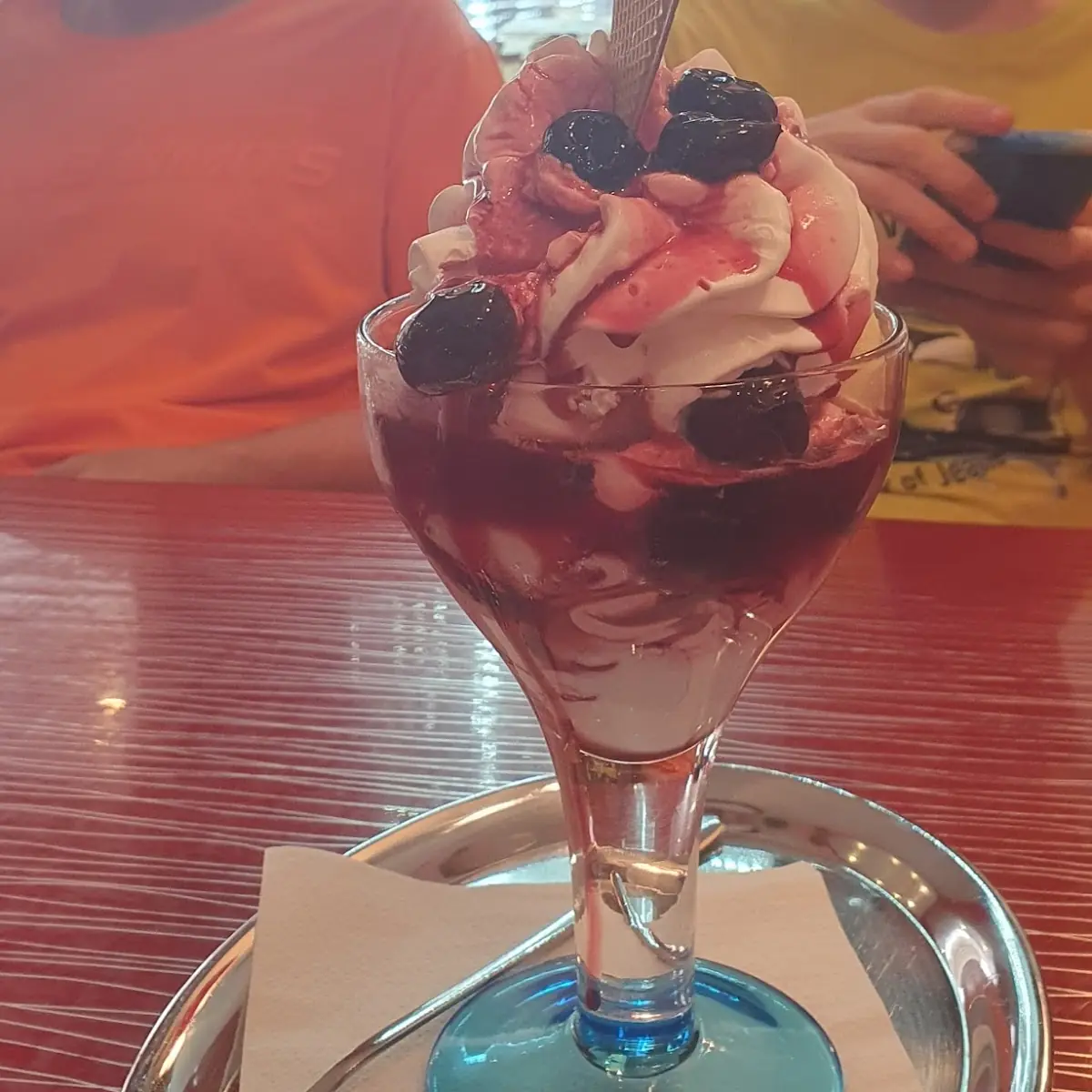 Amarena Becher