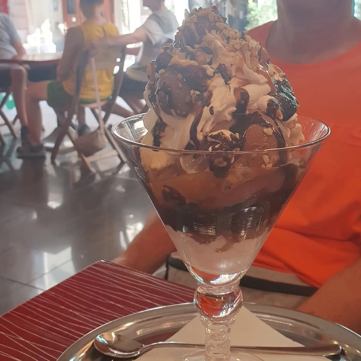 Krokant Becher