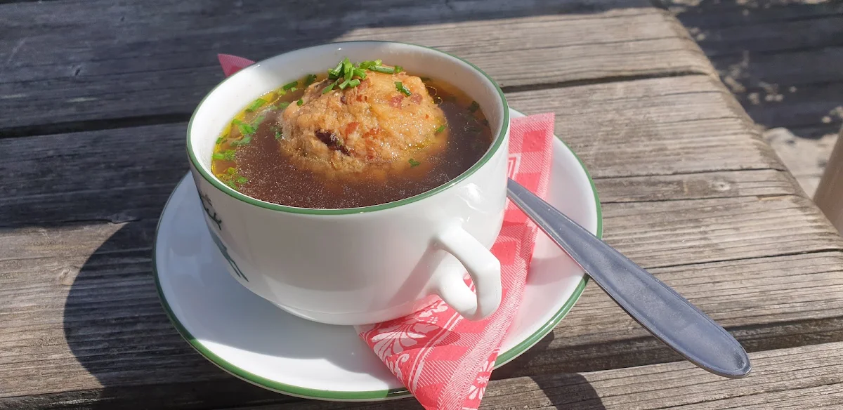 Speck Knödel Süppe