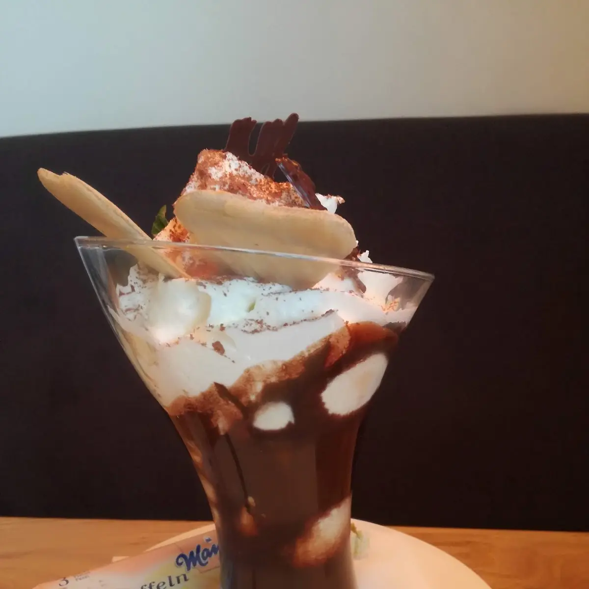 Gemischtes Eis Mit Schlagobers