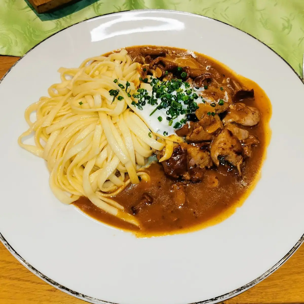 Schweinefiletspitzen Mit Tagliatelle Und Pilzsauce