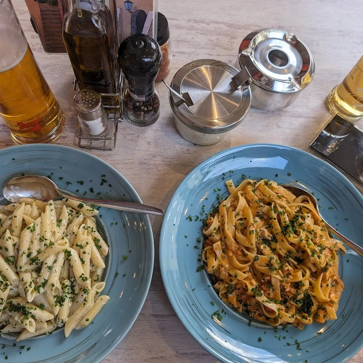 Penne Gorgonzola Und Tagliatelle Salmone
