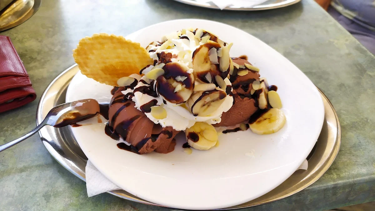 Bananen Split Mit Schokolade Eis