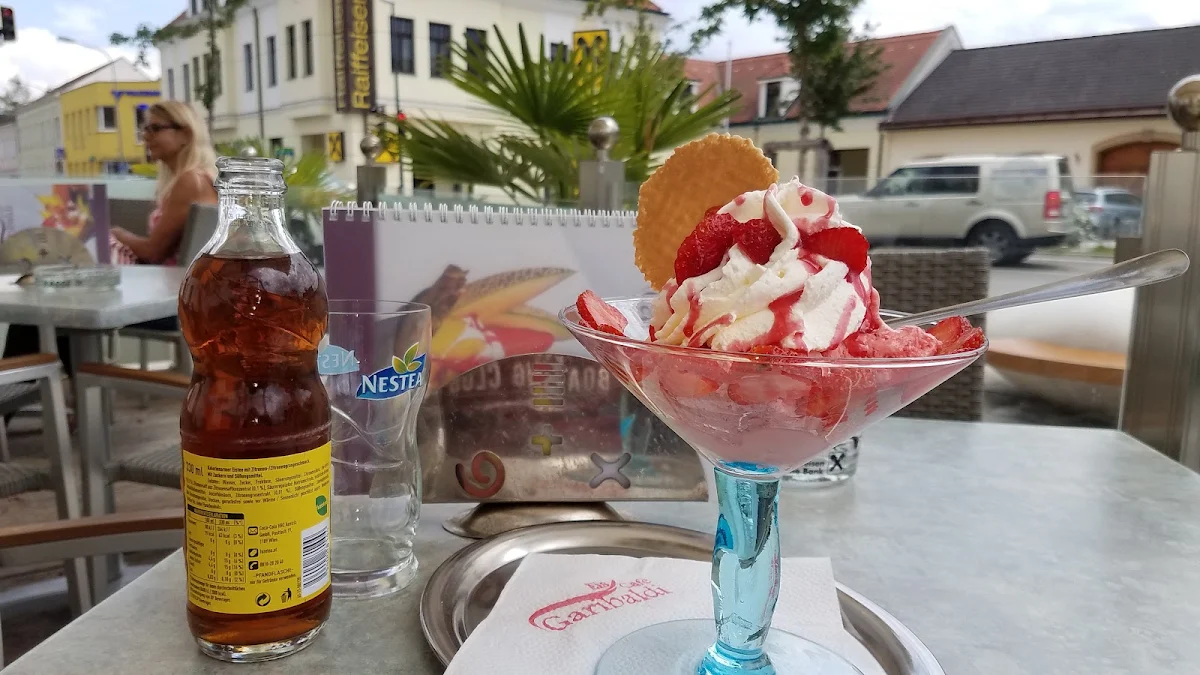Erdbeerbecher