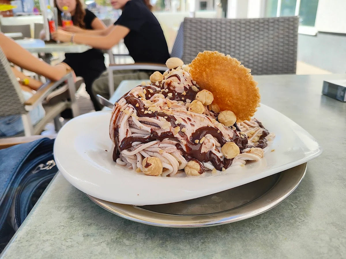 Spaghetti Eis Nougat