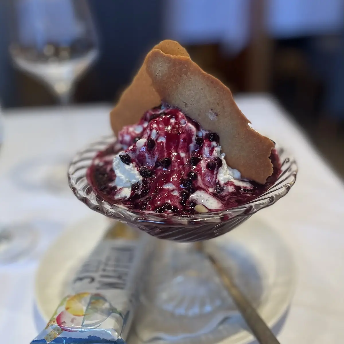 Vanilleeis Hollerröster Schlagobers